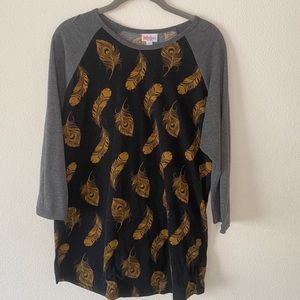 LULAROE Feathered Randy Tee
